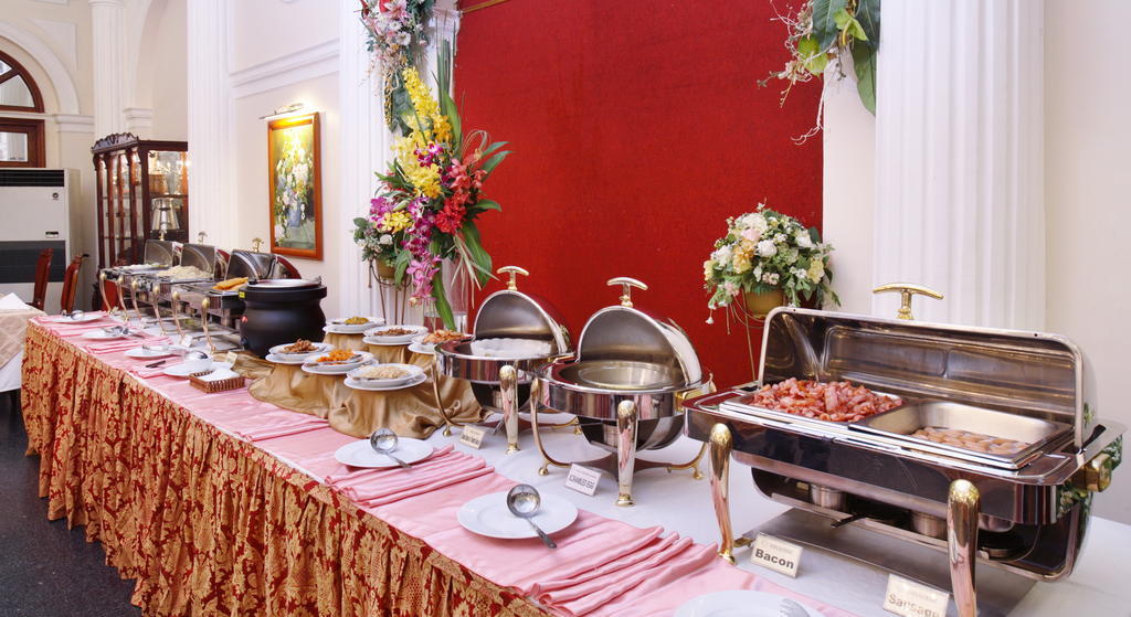 Khách sạn Continental Saigon 4*